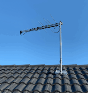 antenna installation on roof of tamworth home